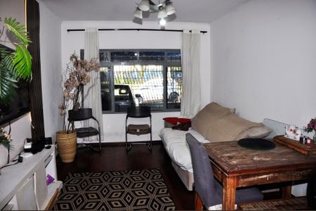 Casa para alugar com 119m², 4 quartos e 2 vagas Casa para alugar com 119m², 4 quartos e 2 vagasSala