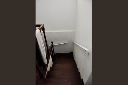 Casa para alugar com 119m², 4 quartos e 2 vagas Casa para alugar com 119m², 4 quartos e 2 vagasEscada Quartos