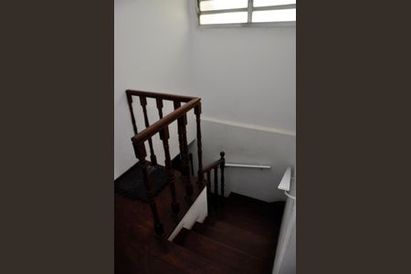 Casa para alugar com 119m², 4 quartos e 2 vagas Casa para alugar com 119m², 4 quartos e 2 vagasEscada Quartos