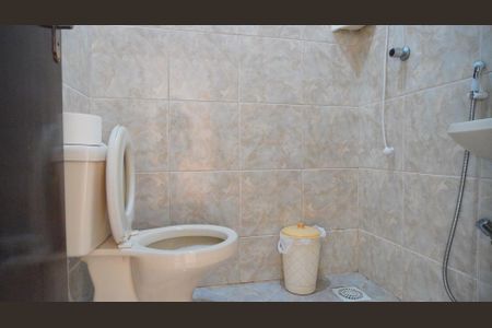Banheiro 4 de casa para alugar com 3 quartos, 120m² em Sarandi, Porto Alegre