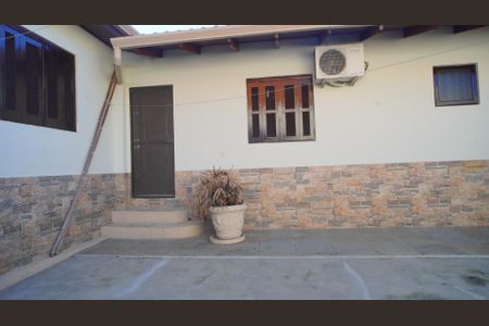 Fachada  de casa para alugar com 3 quartos, 120m² em Sarandi, Porto Alegre