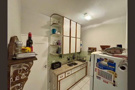 Cozinha de apartamento para alugar com 2 quartos, 47m² em Copacabana, Rio de Janeiro
