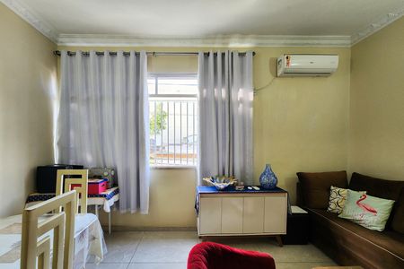 Apartamento à venda com 70m², 2 quartos e 1 vaga Apartamento à venda com 70m², 2 quartos e 1 vagaSala