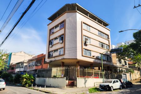 Apartamento à venda com 70m², 2 quartos e 1 vaga Apartamento à venda com 70m², 2 quartos e 1 vagaFachada do Condomínio
