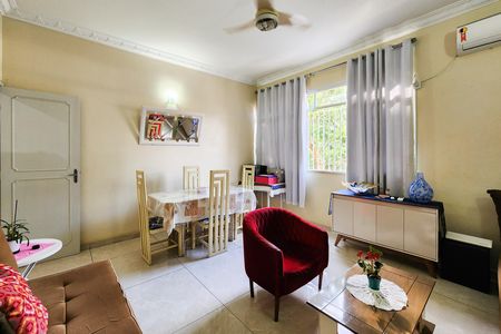 Apartamento à venda com 70m², 2 quartos e 1 vaga Apartamento à venda com 70m², 2 quartos e 1 vagaSala