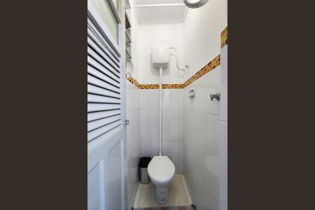 Apartamento à venda com 70m², 2 quartos e 1 vaga Apartamento à venda com 70m², 2 quartos e 1 vagaBanheiro de Serviço