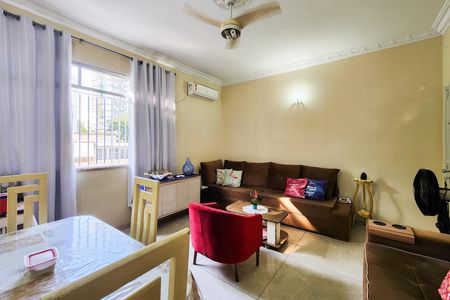 Apartamento à venda com 70m², 2 quartos e 1 vaga Apartamento à venda com 70m², 2 quartos e 1 vagaSala