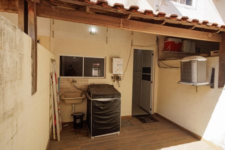 Casa de condomínio para alugar com 60m², 2 quartos e 1 vaga Casa de condomínio para alugar com 60m², 2 quartos e 1 vagaQuintal