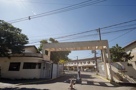 Casa de condomínio para alugar com 60m², 2 quartos e 1 vaga Casa de condomínio para alugar com 60m², 2 quartos e 1 vagaFachada