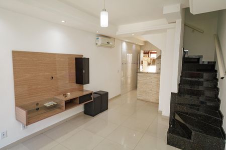 Sala de casa de condomínio para alugar com 2 quartos, 60m² em Campo Grande, Rio de Janeiro