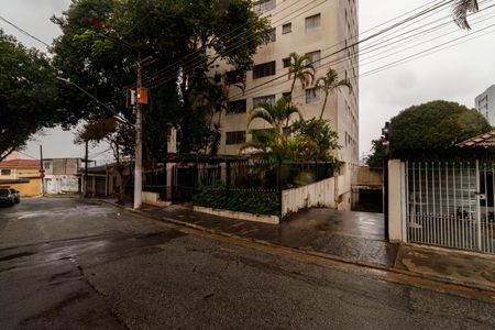 Apartamento para alugar com 52m², 2 quartos e 1 vaga Apartamento para alugar com 52m², 2 quartos e 1 vagaFachada