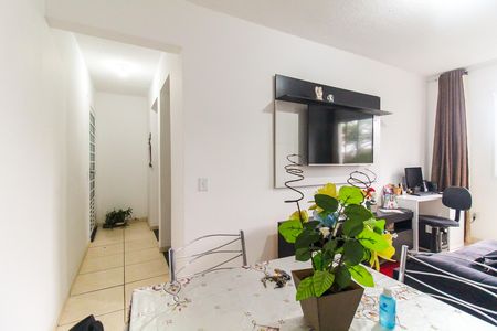 Sala de apartamento para alugar com 2 quartos, 60m² em Jardim Fanganiello, Ferraz de Vasconcelos