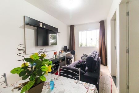 Sala de apartamento para alugar com 2 quartos, 60m² em Jardim Fanganiello, Ferraz de Vasconcelos