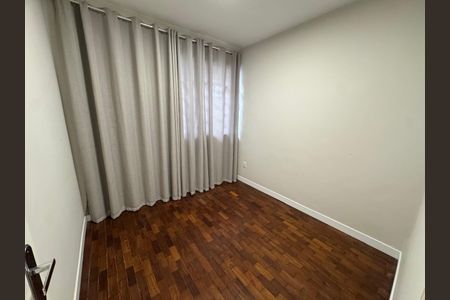 Quarto de apartamento à venda com 3 quartos, 105m² em Santo Antônio, Belo Horizonte