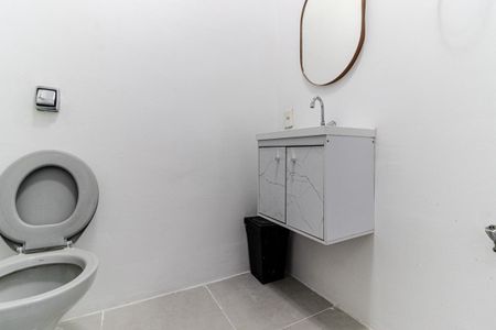 Banheiro de apartamento para alugar com 2 quartos, 55m² em Barra Funda, São Paulo