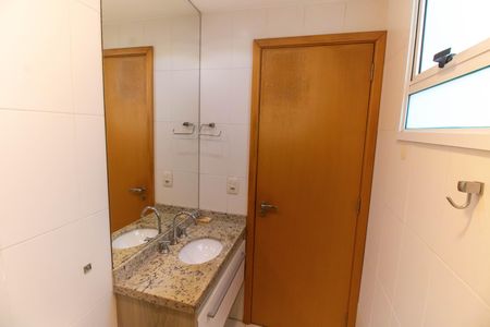 Apartamento para alugar com 120m², 3 quartos e 2 vagas Apartamento para alugar com 120m², 3 quartos e 2 vagasBanheiro da Suíte