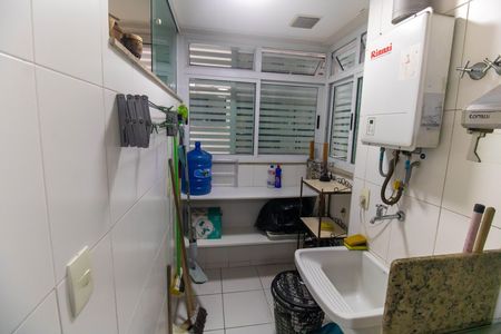 Apartamento para alugar com 120m², 3 quartos e 2 vagas Apartamento para alugar com 120m², 3 quartos e 2 vagasCozinha e Área de Serviço