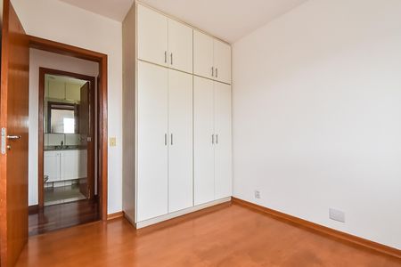 Apartamento para alugar com 118m², 3 quartos e 3 vagas Apartamento para alugar com 118m², 3 quartos e 3 vagasQuarto 2
