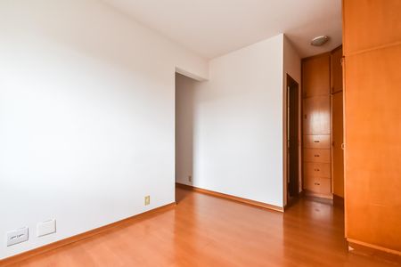 Apartamento para alugar com 118m², 3 quartos e 3 vagas Apartamento para alugar com 118m², 3 quartos e 3 vagasSuíte