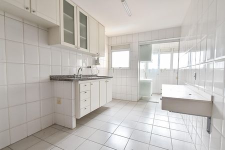 Apartamento para alugar com 118m², 3 quartos e 3 vagas Apartamento para alugar com 118m², 3 quartos e 3 vagasCozinha