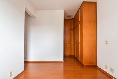 Apartamento para alugar com 118m², 3 quartos e 3 vagas Apartamento para alugar com 118m², 3 quartos e 3 vagasSuíte