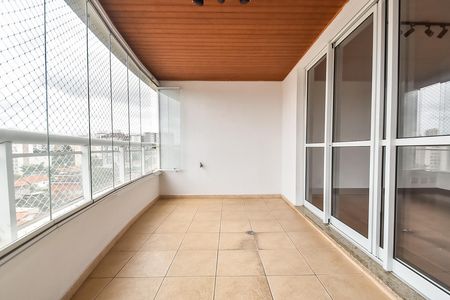 Apartamento para alugar com 118m², 3 quartos e 3 vagas Apartamento para alugar com 118m², 3 quartos e 3 vagasVaranda