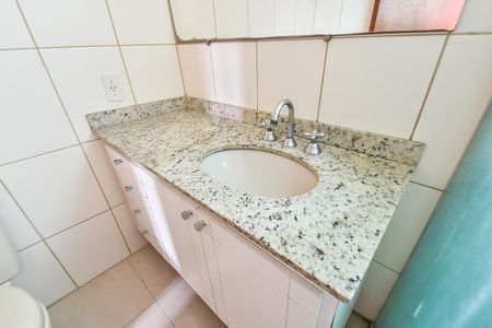 Apartamento para alugar com 118m², 3 quartos e 3 vagas Apartamento para alugar com 118m², 3 quartos e 3 vagasBanheiro social