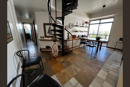Apartamento para alugar com 185m², 3 quartos e 2 vagas