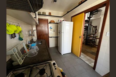 Apartamento para alugar com 185m², 3 quartos e 2 vagas