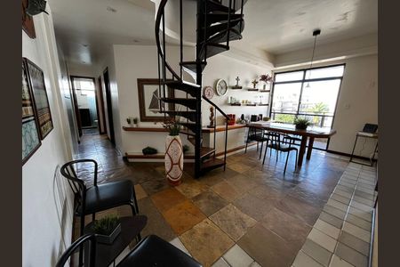 Apartamento para alugar com 185m², 3 quartos e 2 vagas