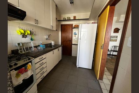 Apartamento para alugar com 185m², 3 quartos e 2 vagas