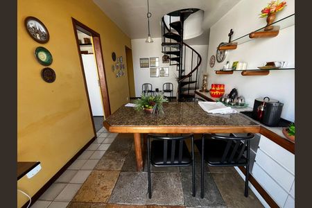 Apartamento para alugar com 185m², 3 quartos e 2 vagas