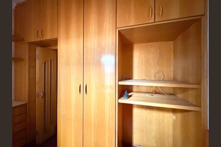 Casa à venda com 130m², 2 quartos e 2 vagas Casa à venda com 130m², 2 quartos e 2 vagasEscritório