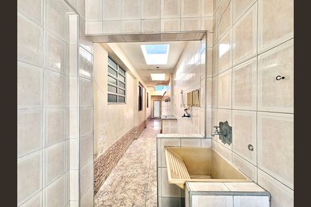 Casa à venda com 130m², 2 quartos e 2 vagas Casa à venda com 130m², 2 quartos e 2 vagasÁrea de Serviço