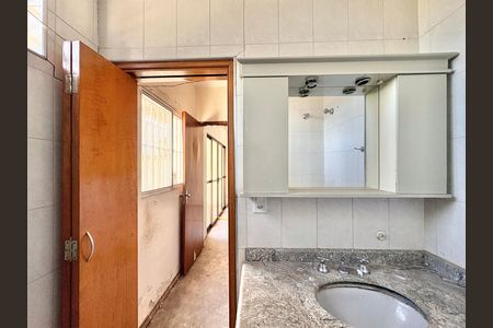 Casa à venda com 130m², 2 quartos e 2 vagas Casa à venda com 130m², 2 quartos e 2 vagasBanheiro da Suíte 2