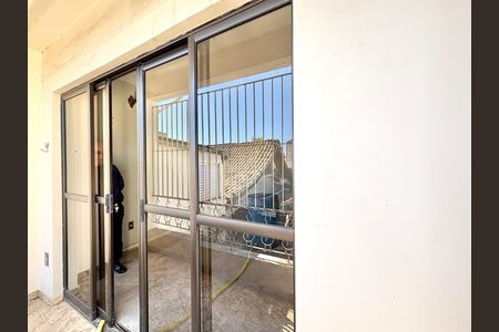 Casa à venda com 130m², 2 quartos e 2 vagas Casa à venda com 130m², 2 quartos e 2 vagasVaranda da Suíte 2