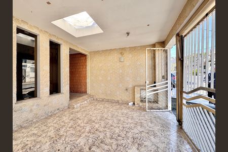Casa à venda com 130m², 2 quartos e 2 vagas