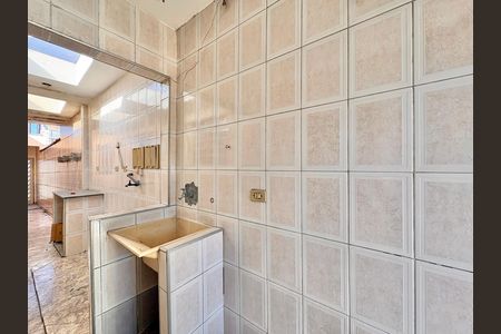 Casa à venda com 130m², 2 quartos e 2 vagas Casa à venda com 130m², 2 quartos e 2 vagasÁrea de Serviço