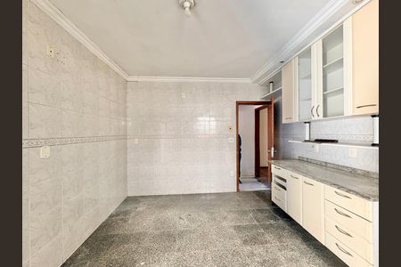 Casa à venda com 130m², 2 quartos e 2 vagas Casa à venda com 130m², 2 quartos e 2 vagasCozinha