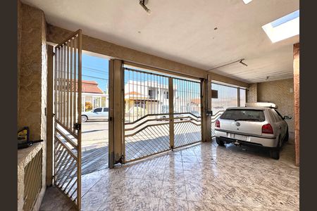 Casa à venda com 130m², 2 quartos e 2 vagas