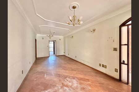 Sala de casa à venda com 2 quartos, 130m² em Vila Mangalot, São Paulo