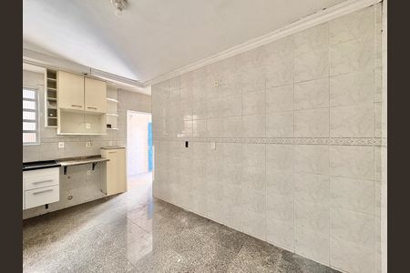 Casa à venda com 130m², 2 quartos e 2 vagas Casa à venda com 130m², 2 quartos e 2 vagasCozinha