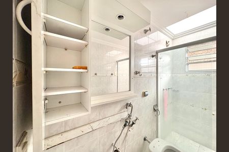 Casa à venda com 130m², 2 quartos e 2 vagas Casa à venda com 130m², 2 quartos e 2 vagasBanheiro da Suíte 1