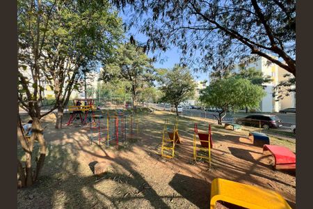 Apartamento para alugar com 61m², 2 quartos e 1 vagaÁrea comum - Playground