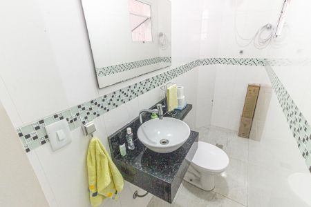 Apartamento à venda com 100m², 2 quartos e 1 vaga Apartamento à venda com 100m², 2 quartos e 1 vagaBanheiro 2