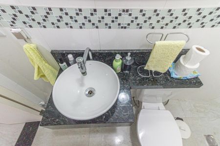Apartamento à venda com 100m², 2 quartos e 1 vaga Apartamento à venda com 100m², 2 quartos e 1 vagaBanheiro 2