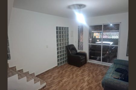 Sala de casa para alugar com 3 quartos, 210m² em Perobal, Itaquaquecetuba