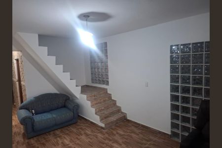 Sala de casa para alugar com 3 quartos, 210m² em Perobal, Itaquaquecetuba