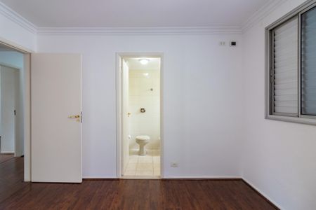Apartamento à venda com 110m², 3 quartos e 2 vagas Apartamento à venda com 110m², 3 quartos e 2 vagasSuíte