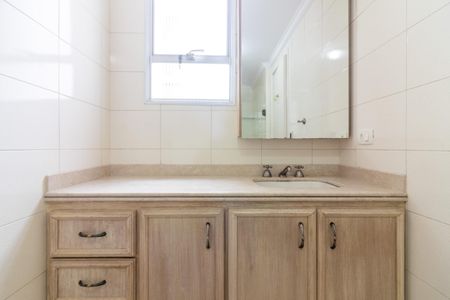 Apartamento à venda com 110m², 3 quartos e 2 vagas Apartamento à venda com 110m², 3 quartos e 2 vagasBanheiro da Suíte